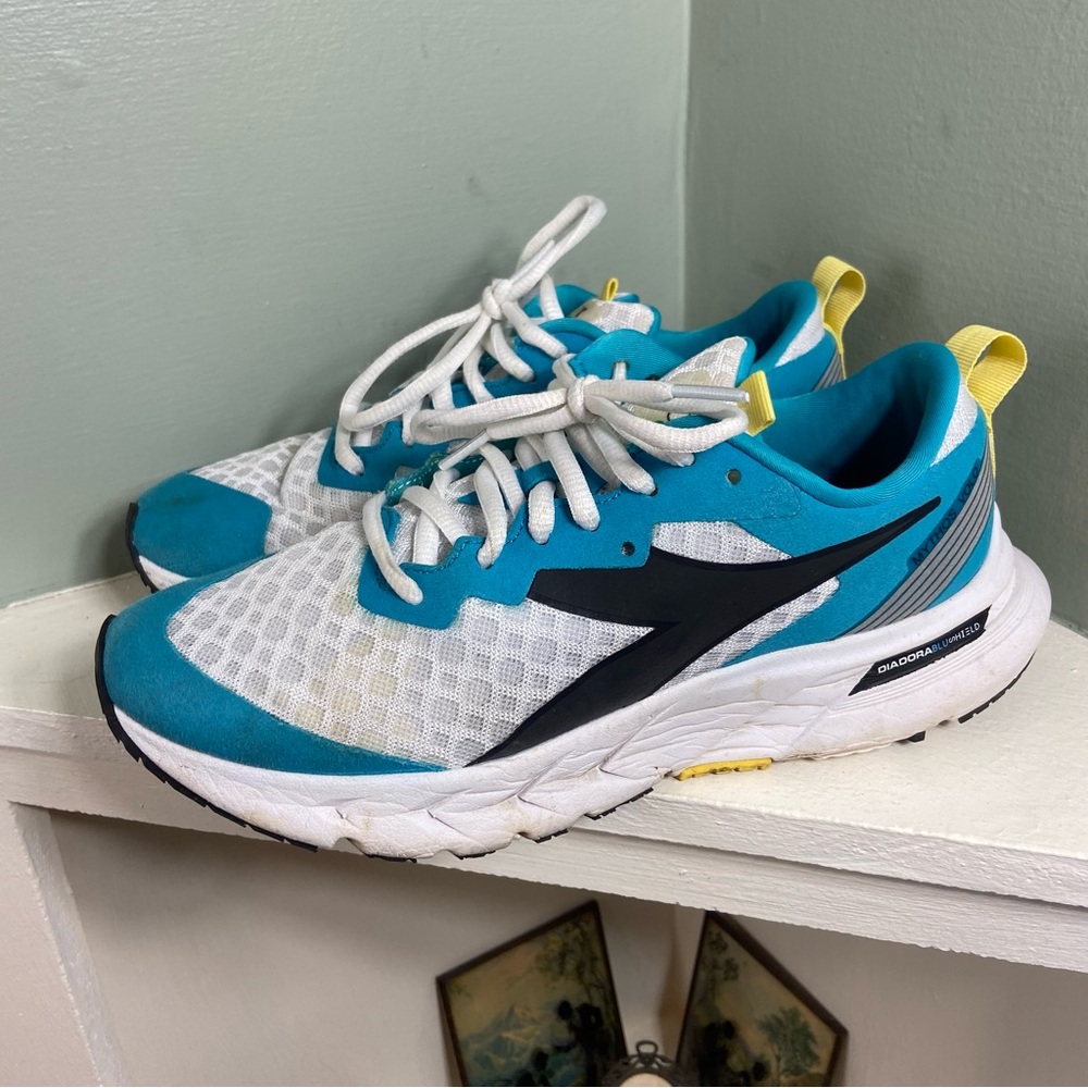 Diadora Mythos Blushield Volo Running Athletic Shoes women’s Sz 7 Lighweight